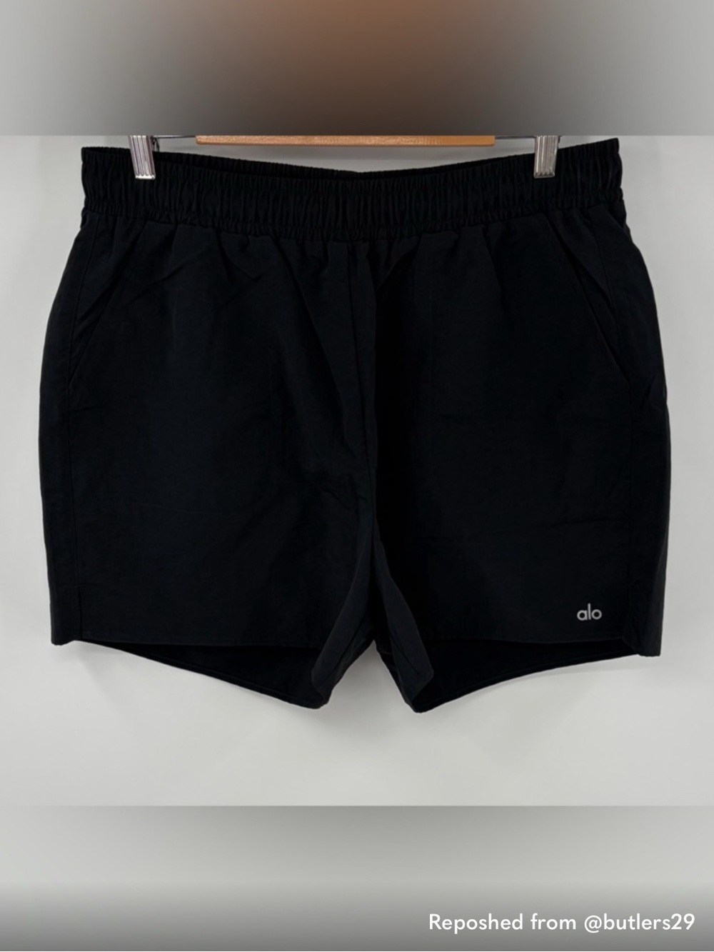 ALO Alumni Shorts - Picture 5 of 5